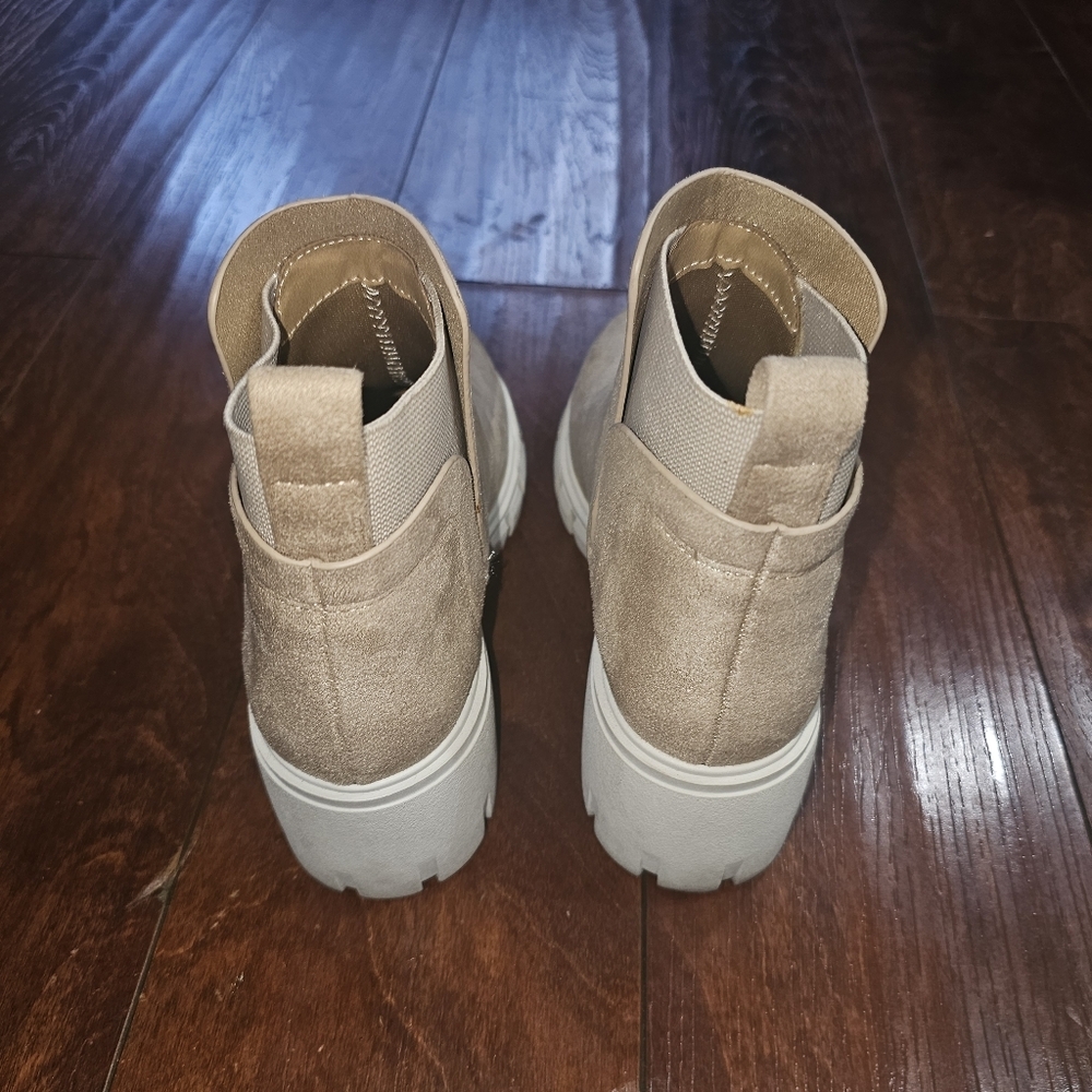 Sheln Faux Suede Ankle Boots with Chunky Heel and Lug Sole-Taupe, Size 5.5 - Picture 5 of 5